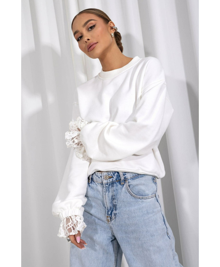 Bluza z ozdobnym rękawem