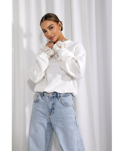 Bluza z ozdobnym rękawem